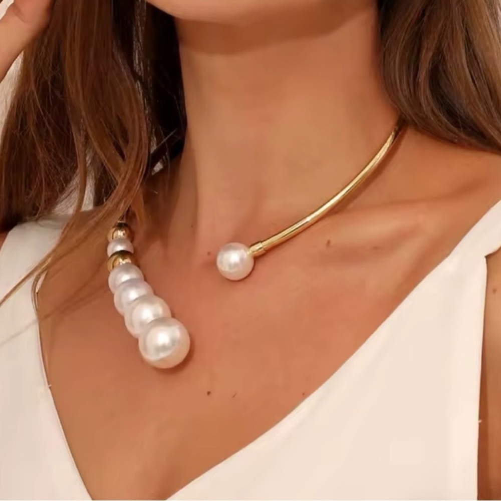 Stainless 18K Gold and White Pearl Necklaces